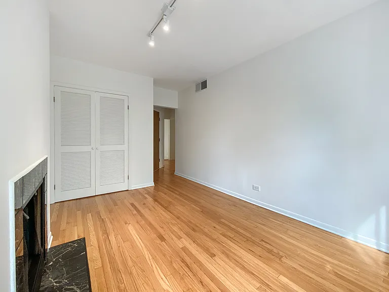 2106 W Concord Pl #2E — Photo 5
