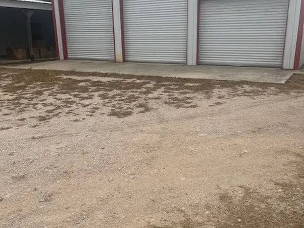 915 Us Highway 84 Hwy W, Mullin, TX 76864