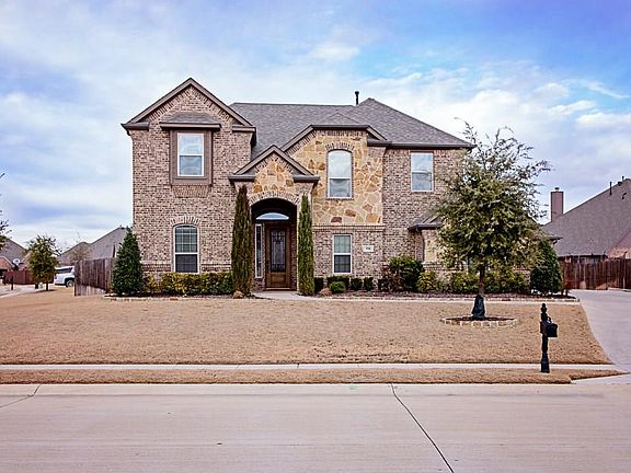 2nd image of 356 Woodland Trl