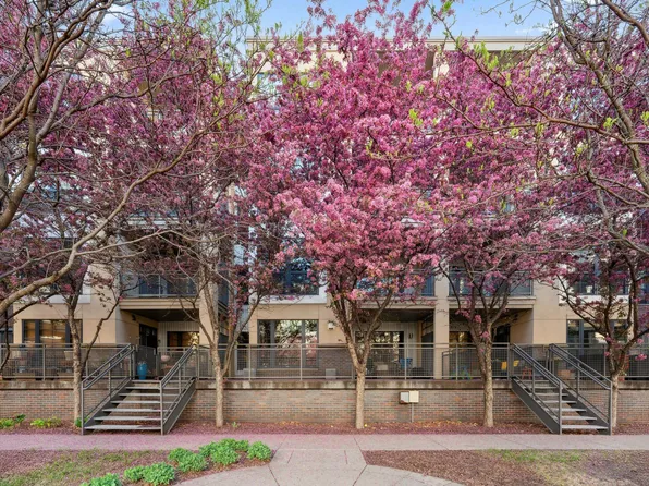 825 Berry St APT 201, Saint Paul, MN 55114