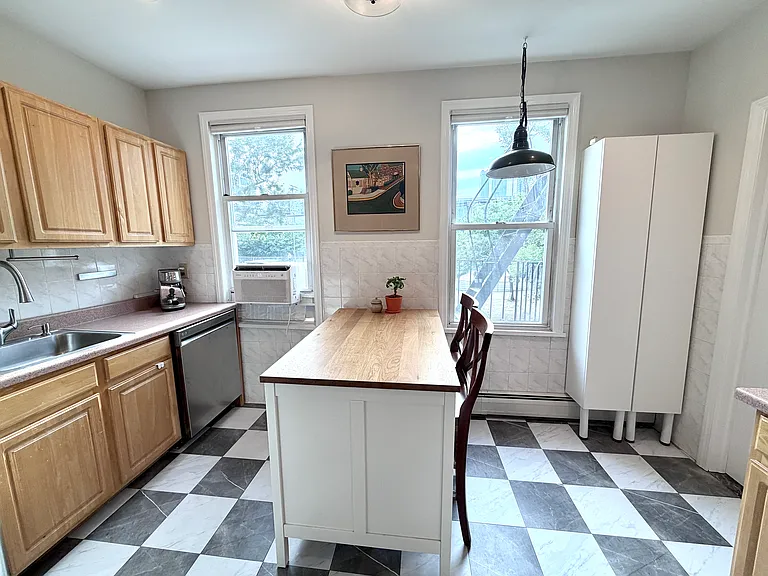229 Brunswick St #3 — Photo 6