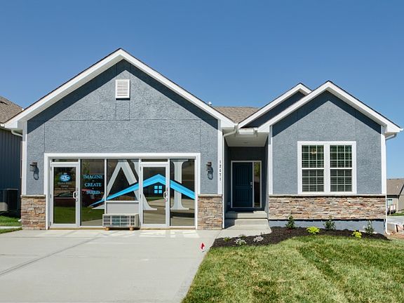 Ashlar Homes KC - Model Front - Oakmont