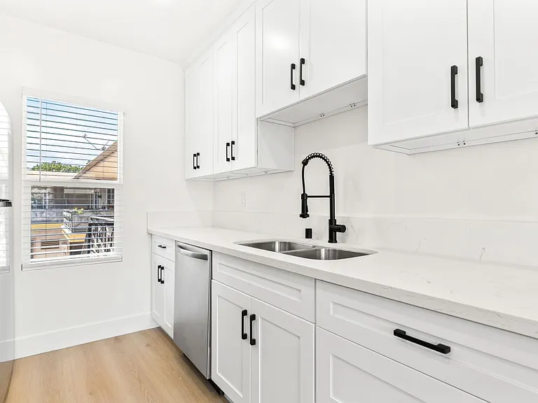 4021 Stevely Ave — Photo 39