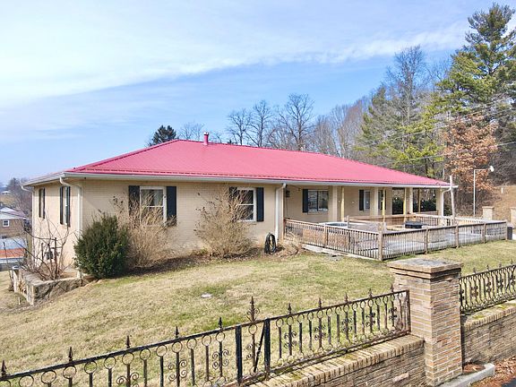 3rd image of 516 Old Oakvale Rd