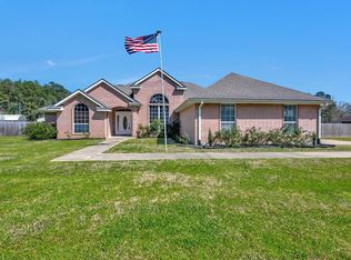 235 Creekwood Dr, Huntington, TX 75949