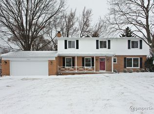 1801 Briarcliff Dr, Saint Joseph, MI 49085