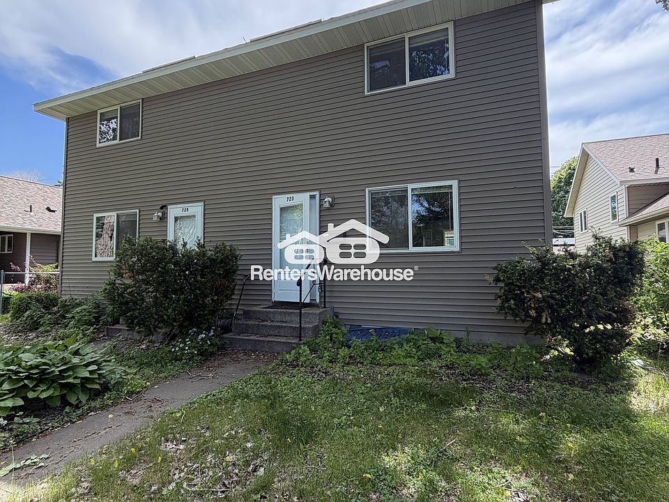 1st image of 723 Tyler St NE