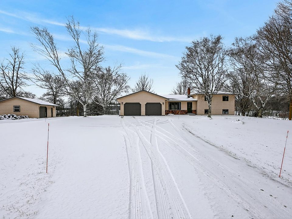 1st image of 3302 Carneva Acres NE