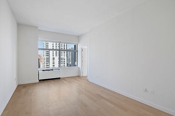 1st image of 90 Washington St APT 14M