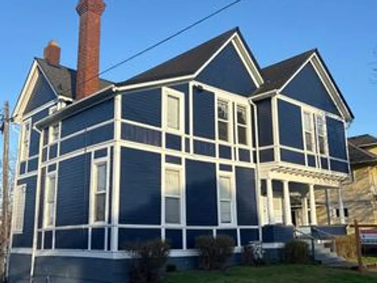 511 E Chestnut St — Photo 1