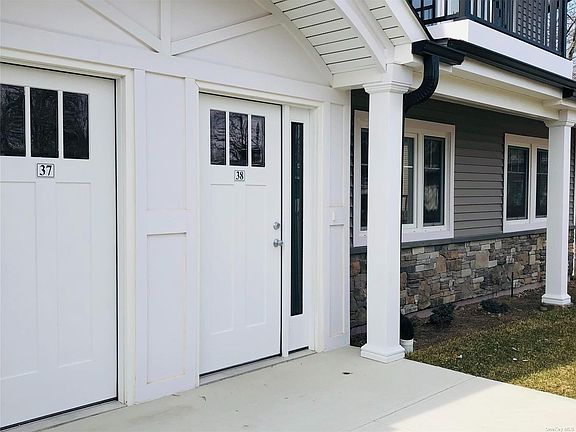 2nd image of 170 W Montauk Hwy #36