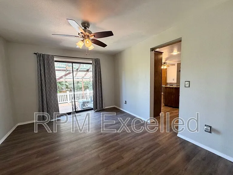 4925 Mill Pond Dr SE — Photo 4