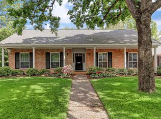10050 Piping Rock Ln, Houston, TX 77042