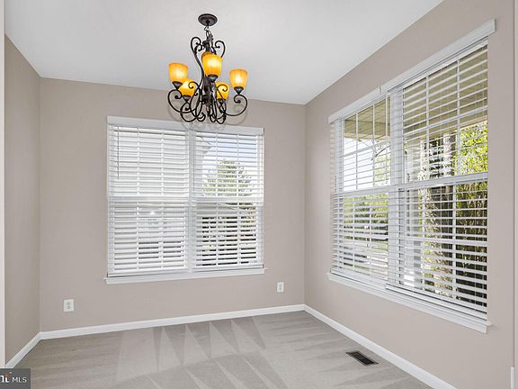 5th image of 11203 Rose Hill Ct
