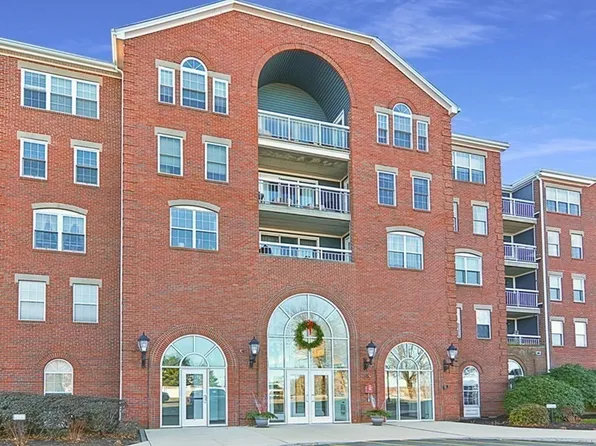 50 Boatswains Way APT 103, Chelsea, MA 02150