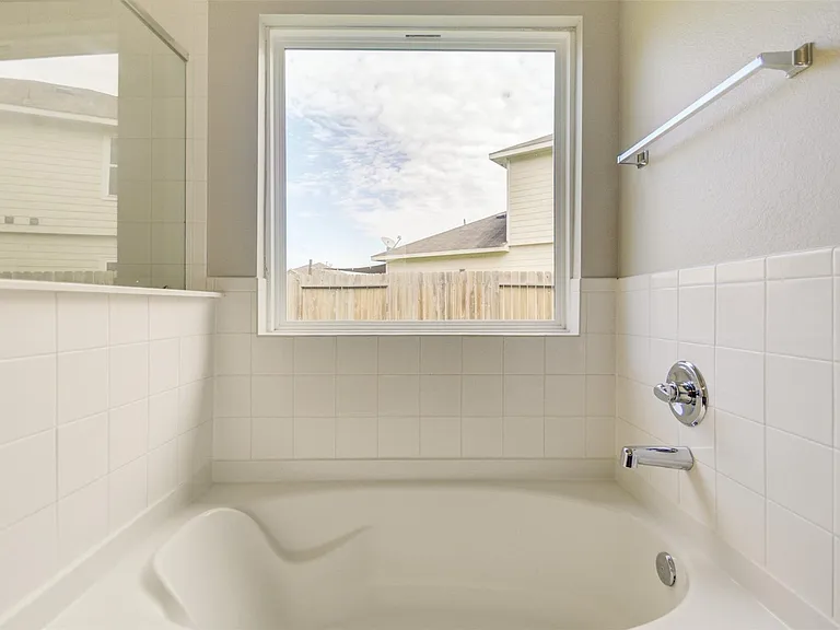 6026 Burnet Bend Ave — Photo 16