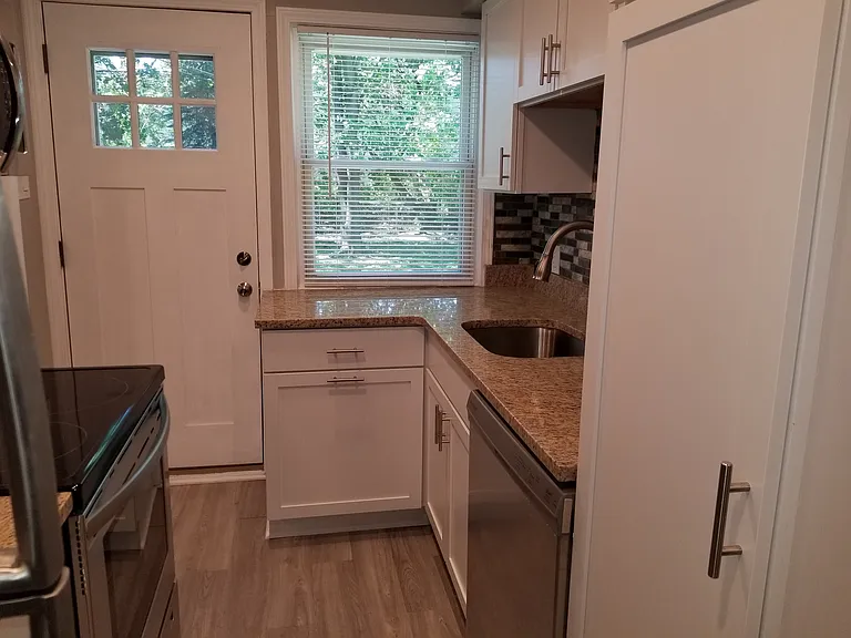 1511 W Farnum Ave — Photo 4
