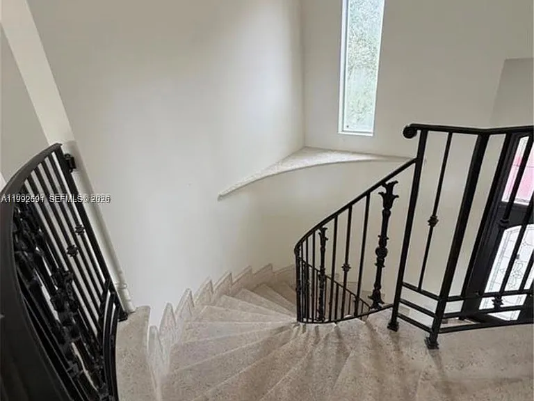 673 Destacada Ave — Photo 6