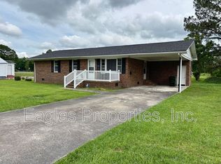 334 E Nelson St, Mount Olive, NC 28365