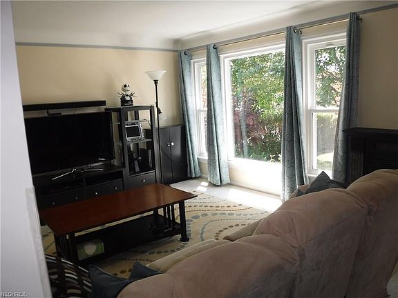 2nd image of 8220 Greenlawn Ave