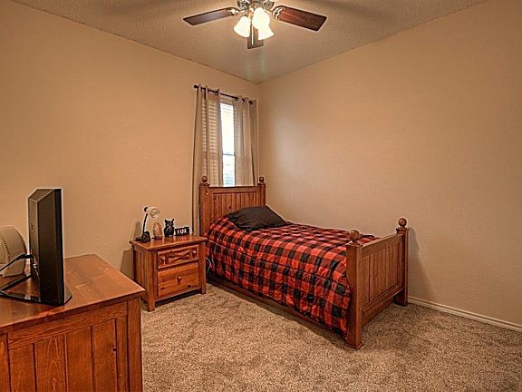 5th image of 504 Blueberry Hill Ln