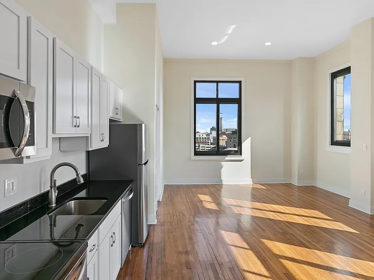 Fyfe Apartments — Photo 35
