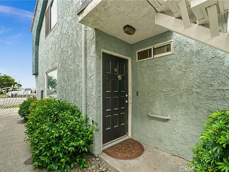 805 Ocean Ave — Photo 6