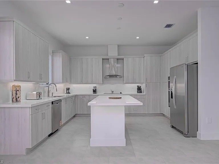 5026 Ofanto Ln — Photo 20
