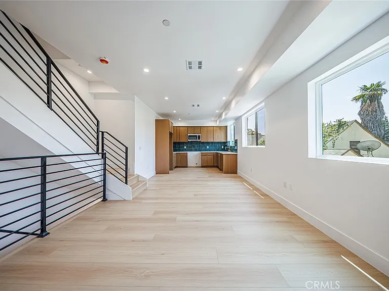 1065 S Corning St #A — Photo 14