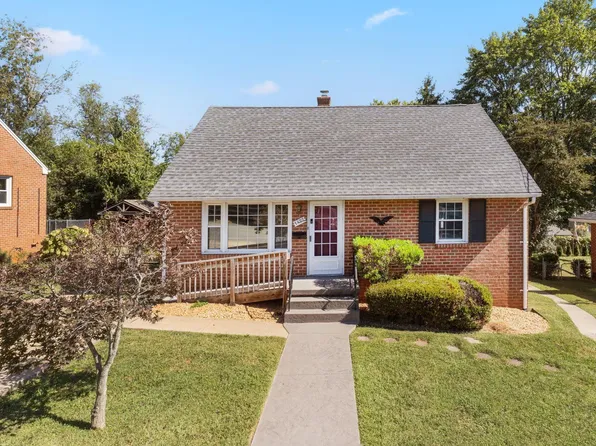 1427 Grace St, Charlottesville, VA 22902