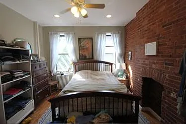 Rented by Robyn Lee, LREB