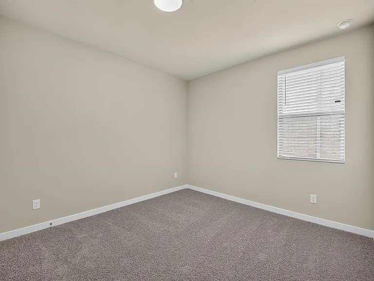 514 Green Grass — Photo 13