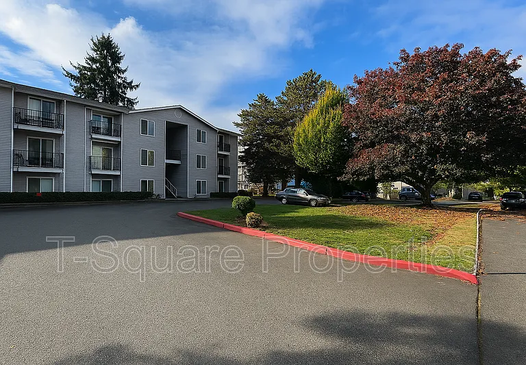 7041 S 116th Pl #105 — Photo 9