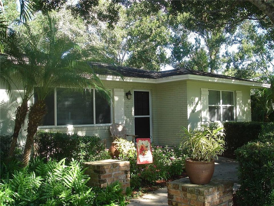 1st image of 1876 34th Ave
