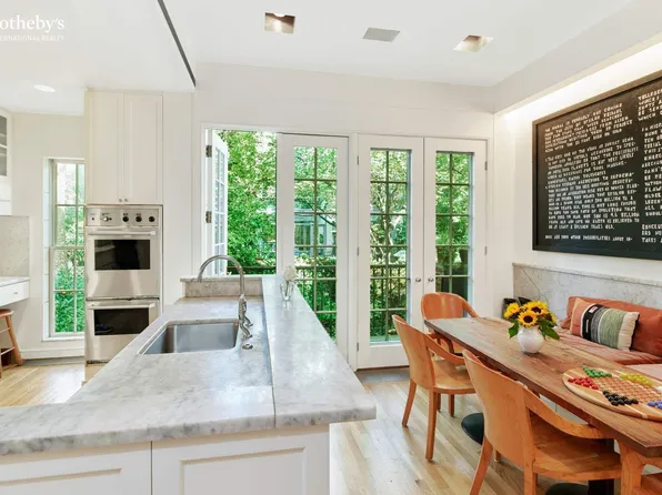 453 West 24th Street image 13 of 24