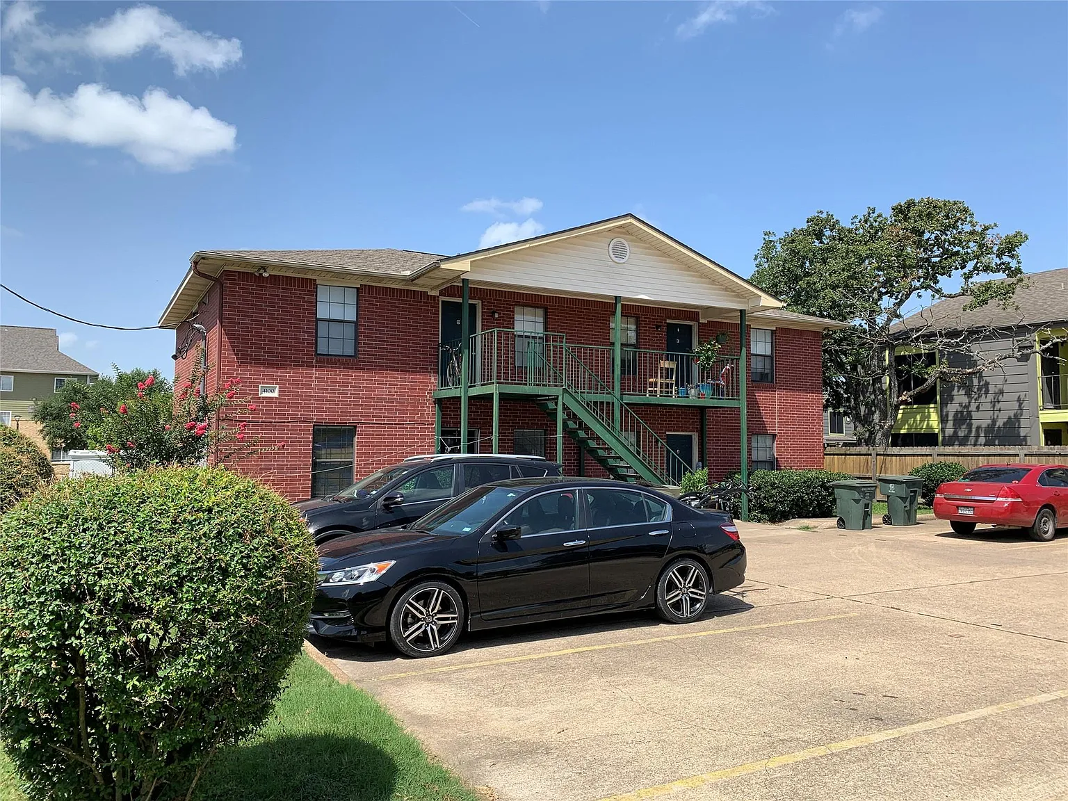 2 bed, 2.0 bath, 848 sqft, $1,220 — Photo 2