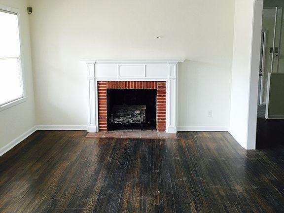4th image of 1528 Oakwood Dr
