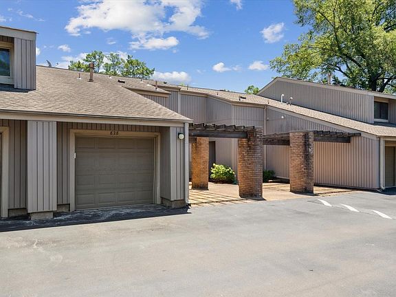 5th image of 828 Creekside Dr #2403