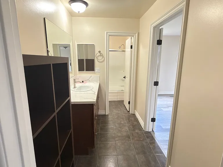 6460 Mammoth Ave #104 — Photo 5