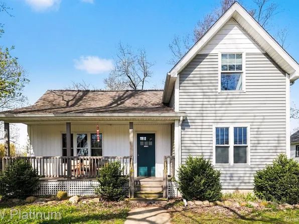 9557 Main St, Clifford, MI 48727