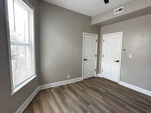 4th image of 7417 S Champlain Ave #2
