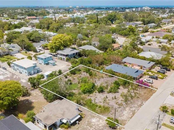 4211 Mariner LN, BONITA SPRINGS, FL 34134