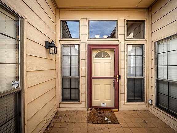 3rd image of 5014 NE Dearborn Ave