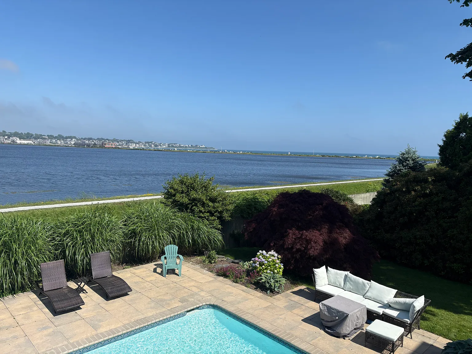 4 bed, 2100 sqft, $3,600 — Photo 2
