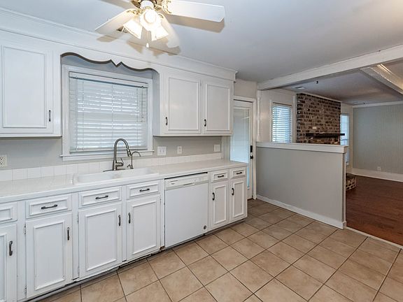 4th image of 765 Leafwood Rd