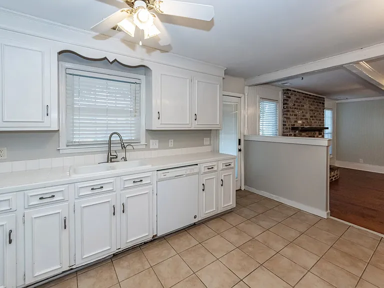765 Leafwood Rd — Photo 4
