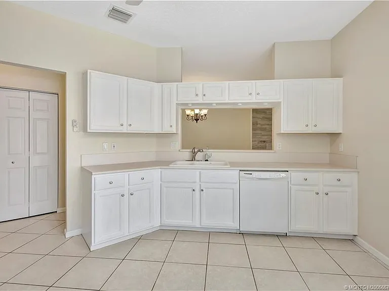 6797 SE Warwick Ln — Photo 11
