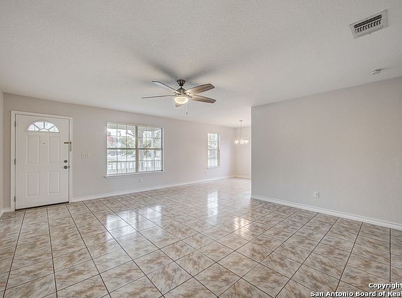 5th image of 2631 Barney Ave