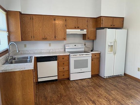2nd image of 1343 Roanoke Blvd