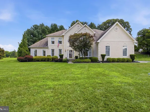 8 Jesse Ct, Glen Mills, PA 19342